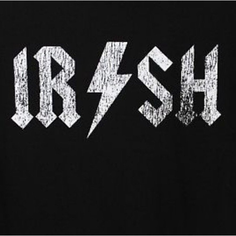 NWOT Mens Black Irish Graphic T M